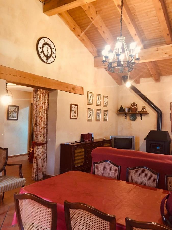 Saldana de Ayllon La Casa Del Cartero Pabloゲストハウス エクステリア 写真