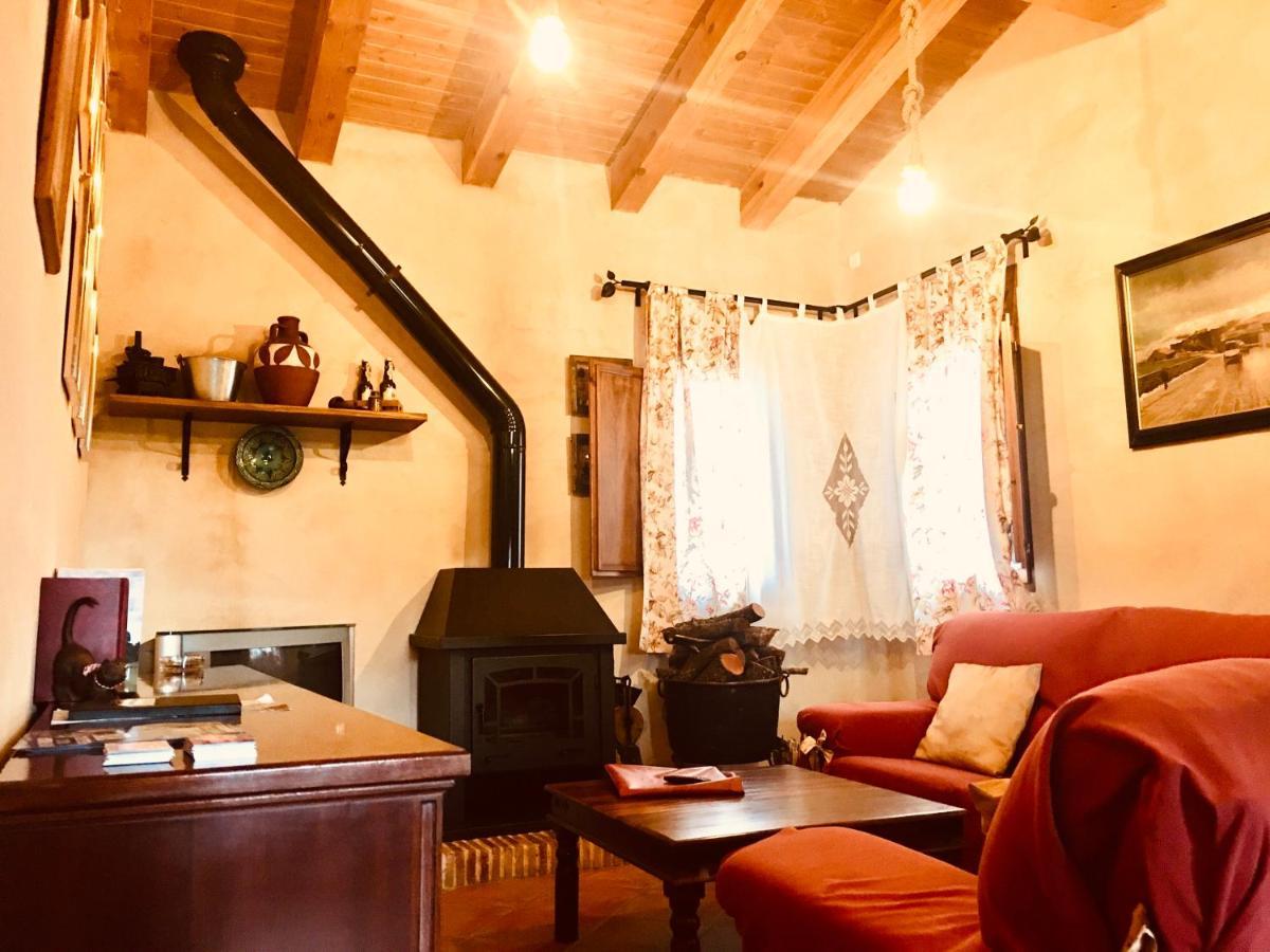Saldana de Ayllon La Casa Del Cartero Pabloゲストハウス エクステリア 写真