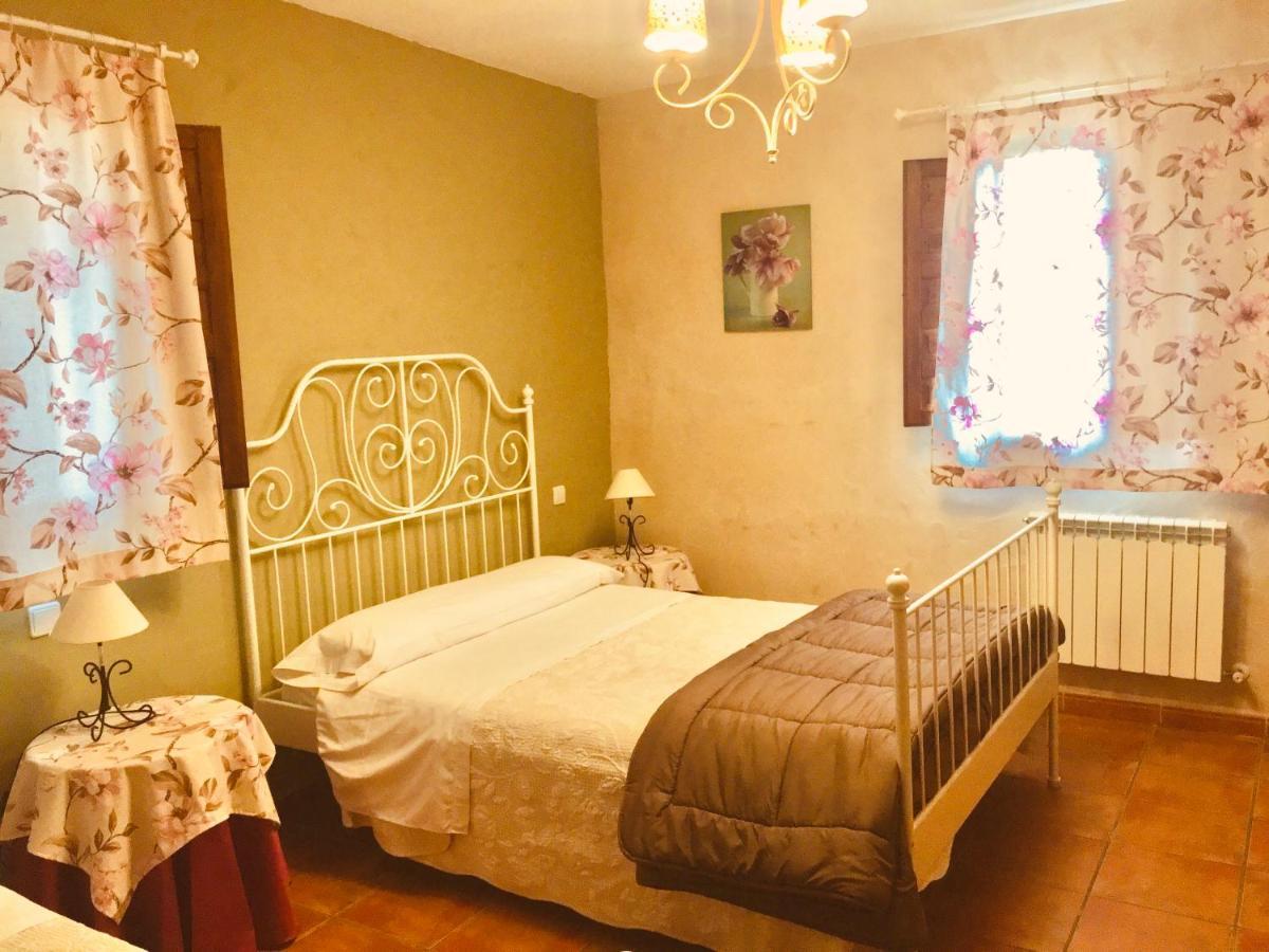 Saldana de Ayllon La Casa Del Cartero Pabloゲストハウス エクステリア 写真